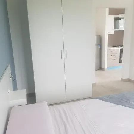 Cleofe Apartment Tuglie